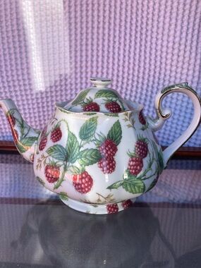 A Special Place Teapot Wild Berries